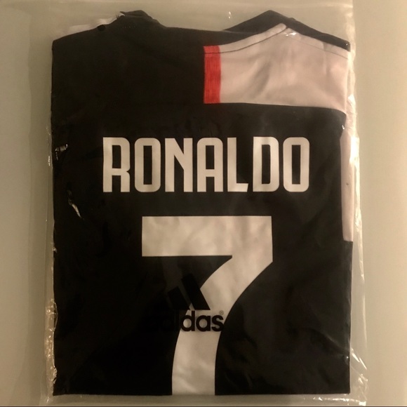 New Juventus CR7 uniform 19-20 Sz M - Picture 6 of 8